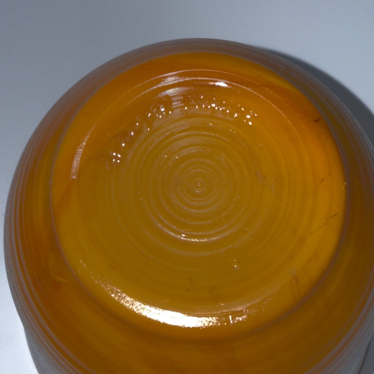 Arcopal France kop med underkop – brun/amber – fransk vintage glas