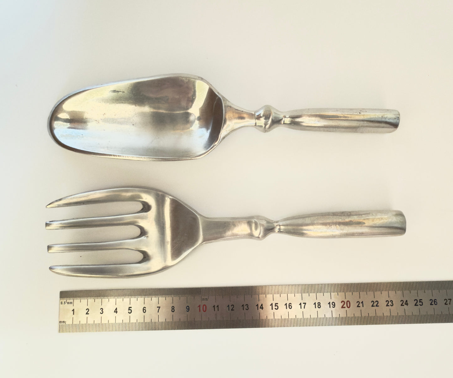 Vintage serveringssæt i støbt aluminiumslegering – mid-century stil