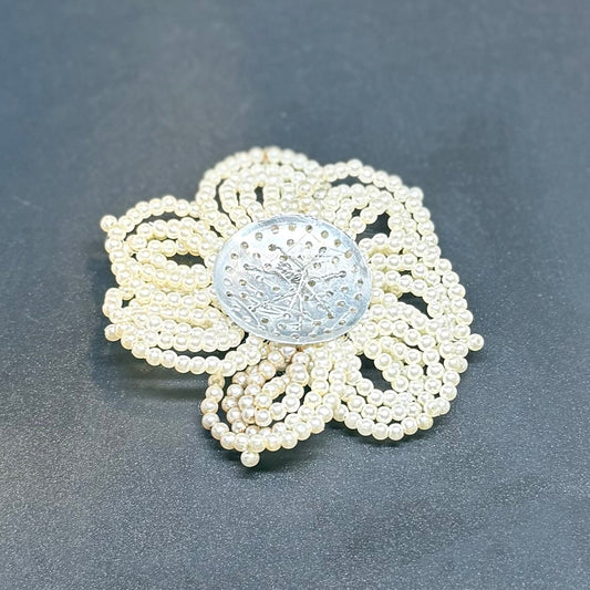 Vintage perlebroderet applique i blomsterform