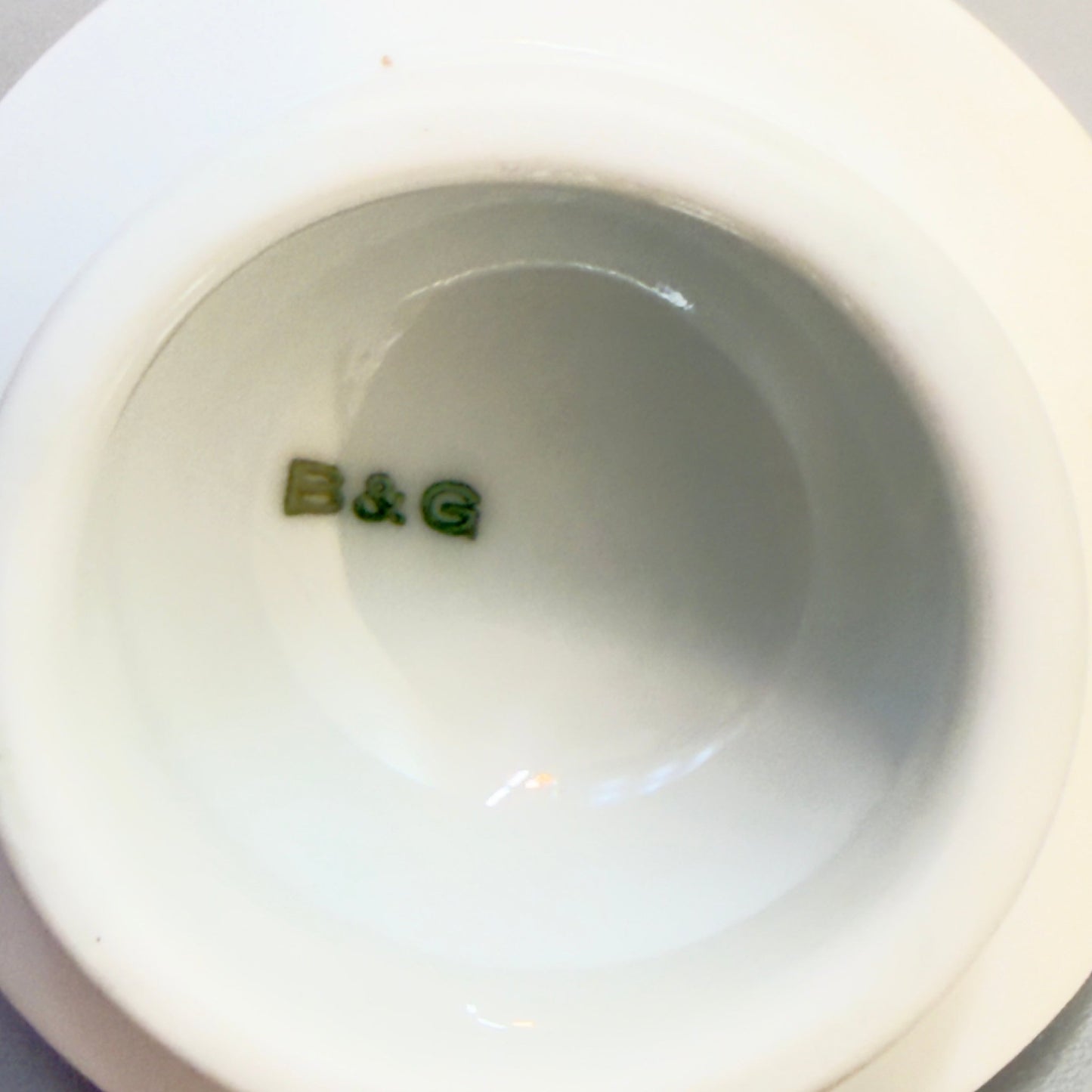 Bing & Grøndahl hvid porcelæns thekrukke med låg – klassisk dansk design - Frøken Lilly