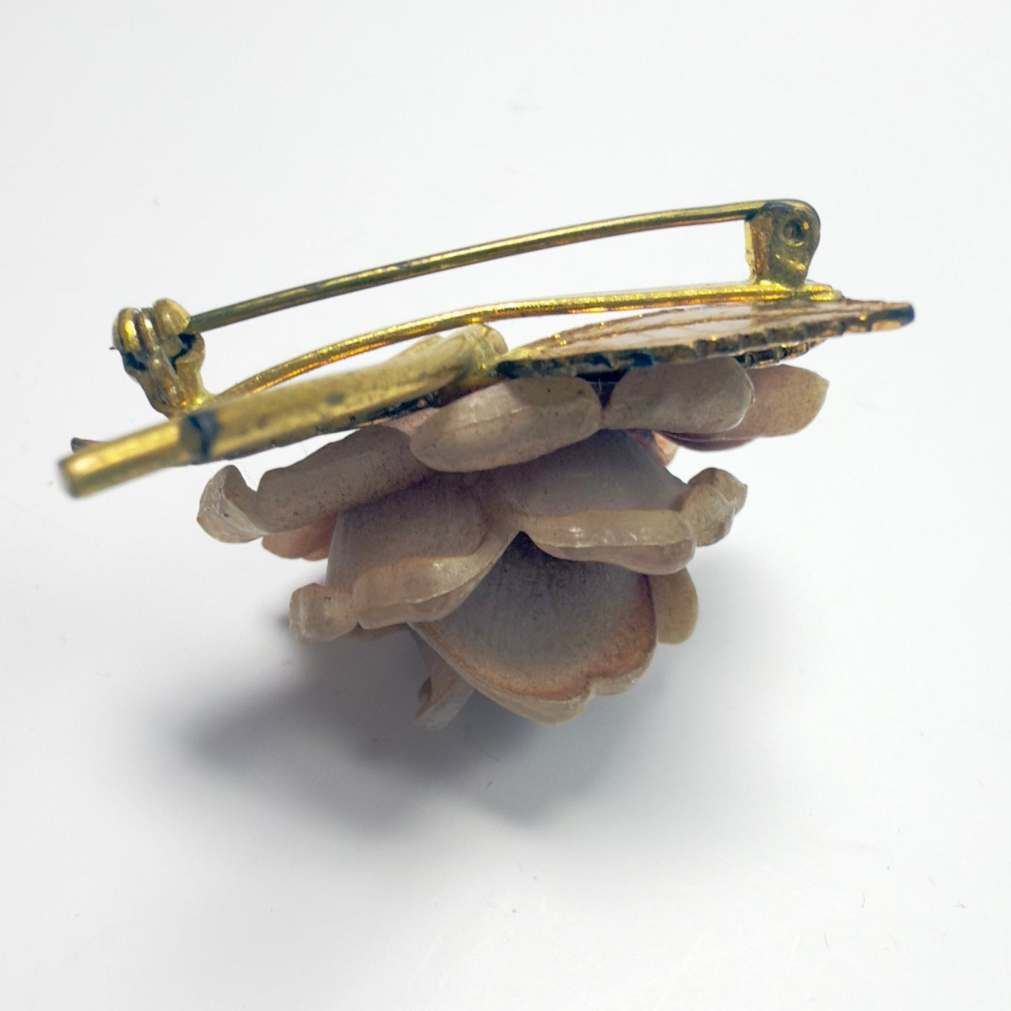 Vintage Tysk celluloid rosebroche – Ges. Gesch. ca. 1935–1945 - Frøken Lilly