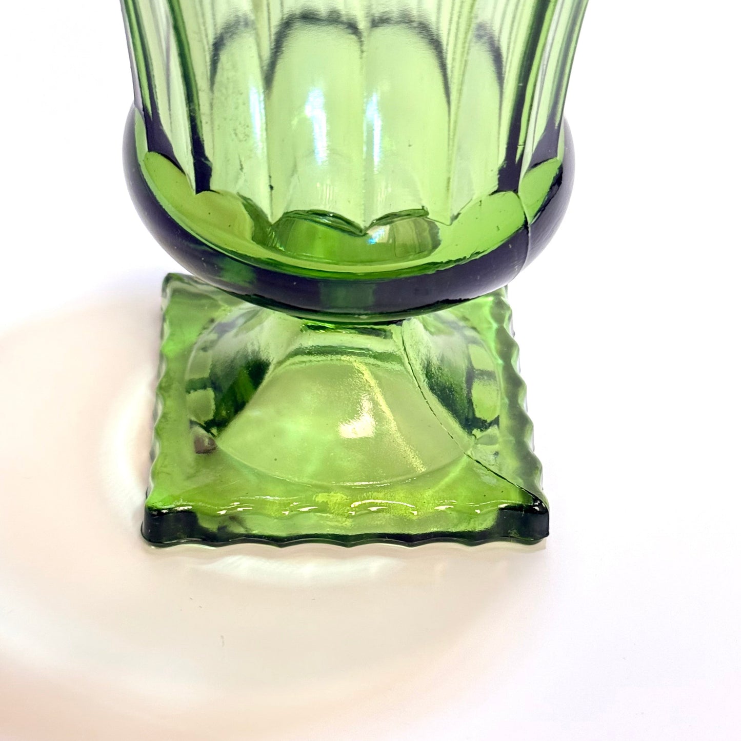 Vintage indiana glass glaspokal i avocado-grønt presset glas