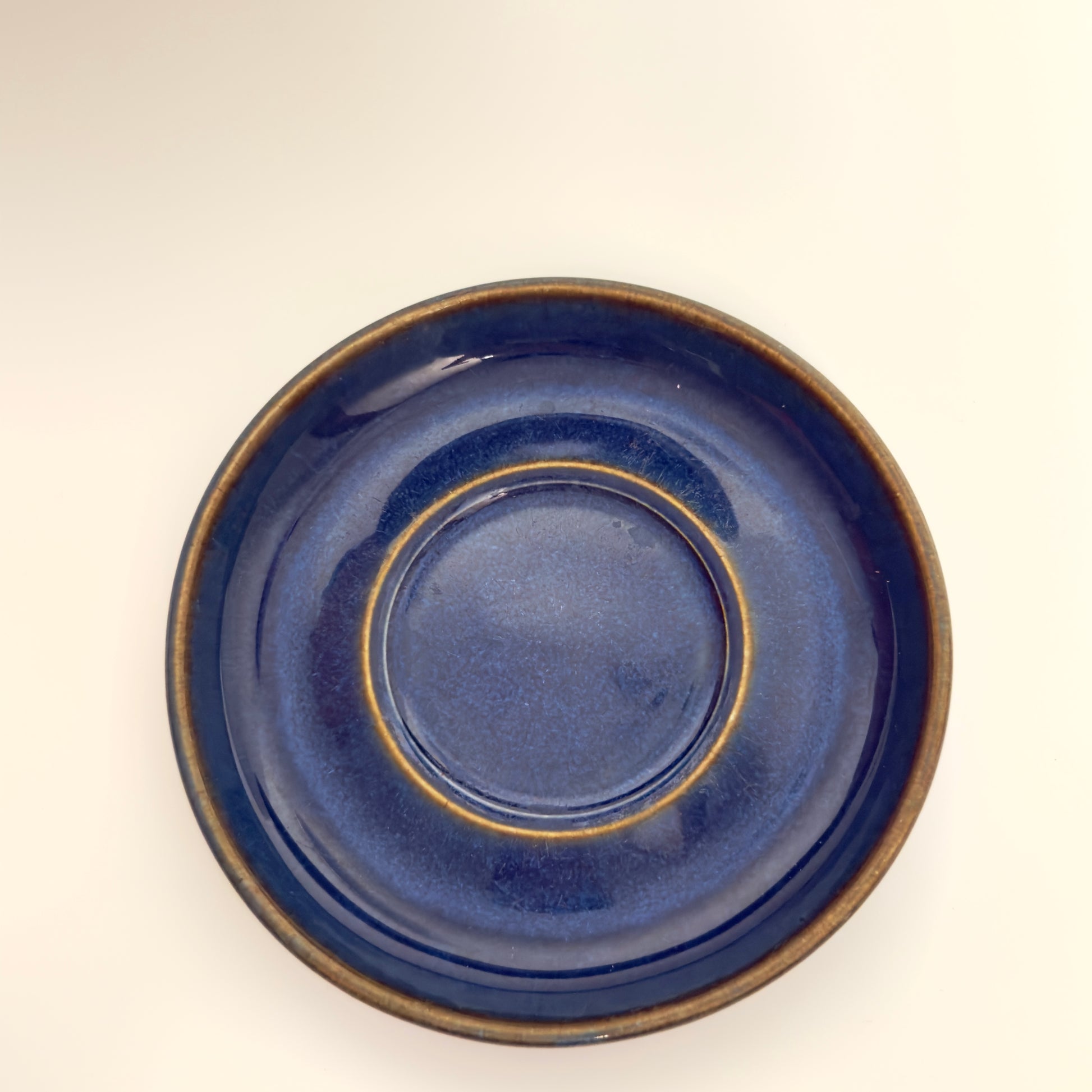 Søholm Blå Granit kop og underkop i blåbrunt stentøj