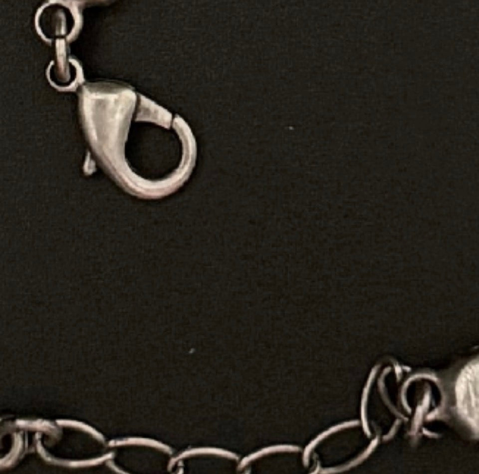 Pilgrim armbånd med charms og rhinsten – sølvfarvet