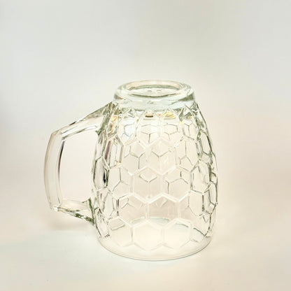 Erik Bagger ølkrus i solidt presset glas med hexagonmønster - 40 cl