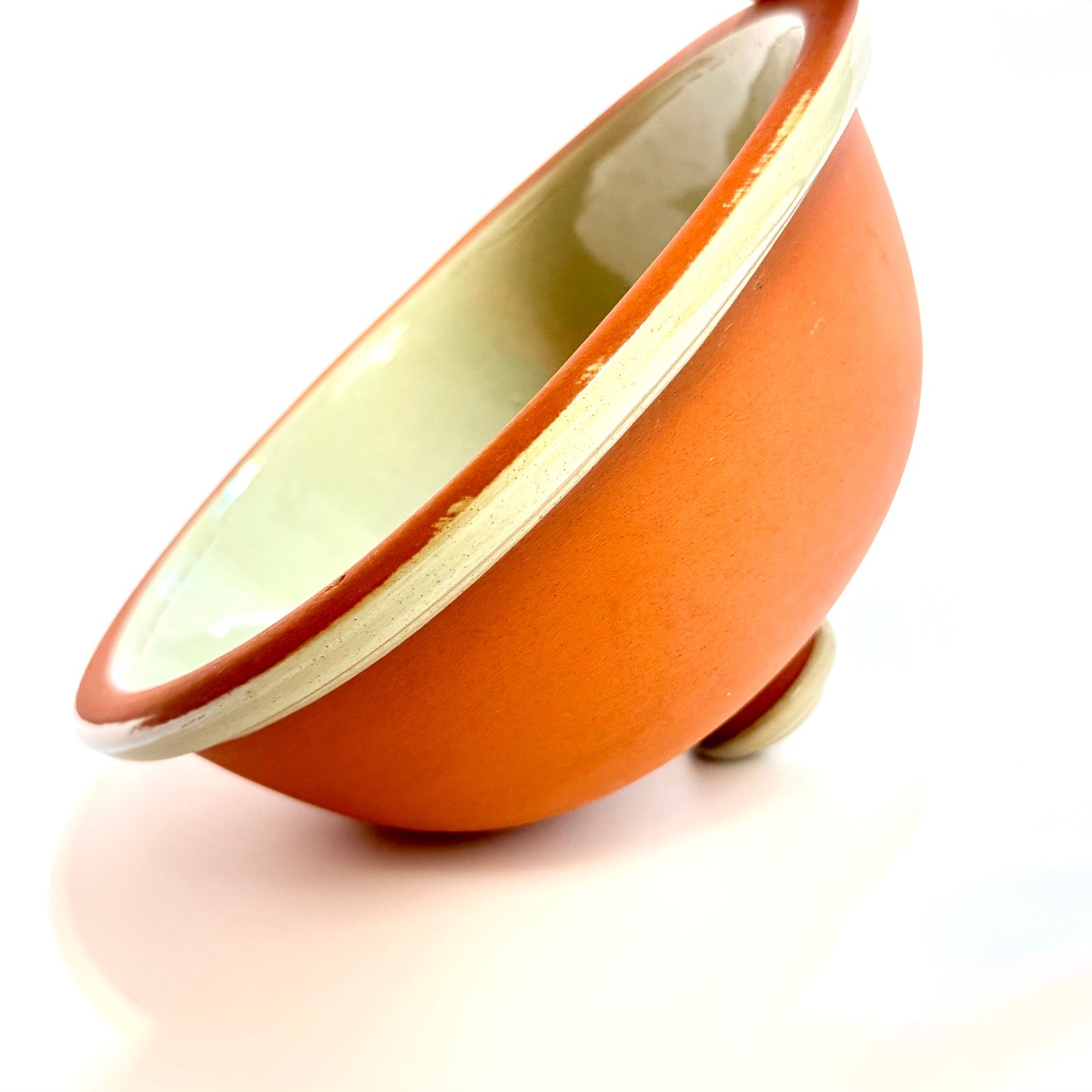 Serveringsfad med klokke i stentøj – Le Gourmet – terracotta og grøn – vintage