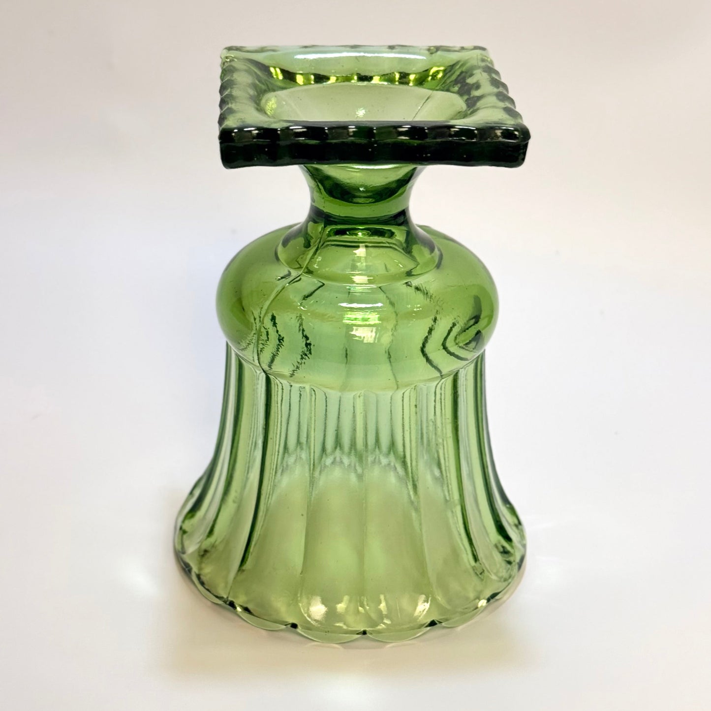 Vintage indiana glass glaspokal i avocado-grønt presset glas