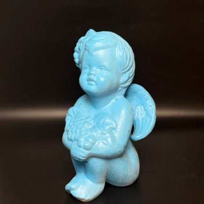 Vintage englebarn figur i keramik – lyseblå kerub