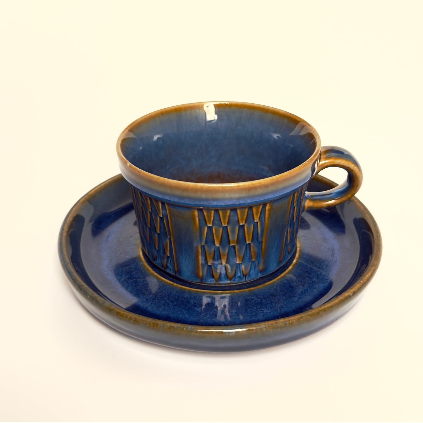 Søholm Blå Granit kop og underkop i blåbrunt stentøj