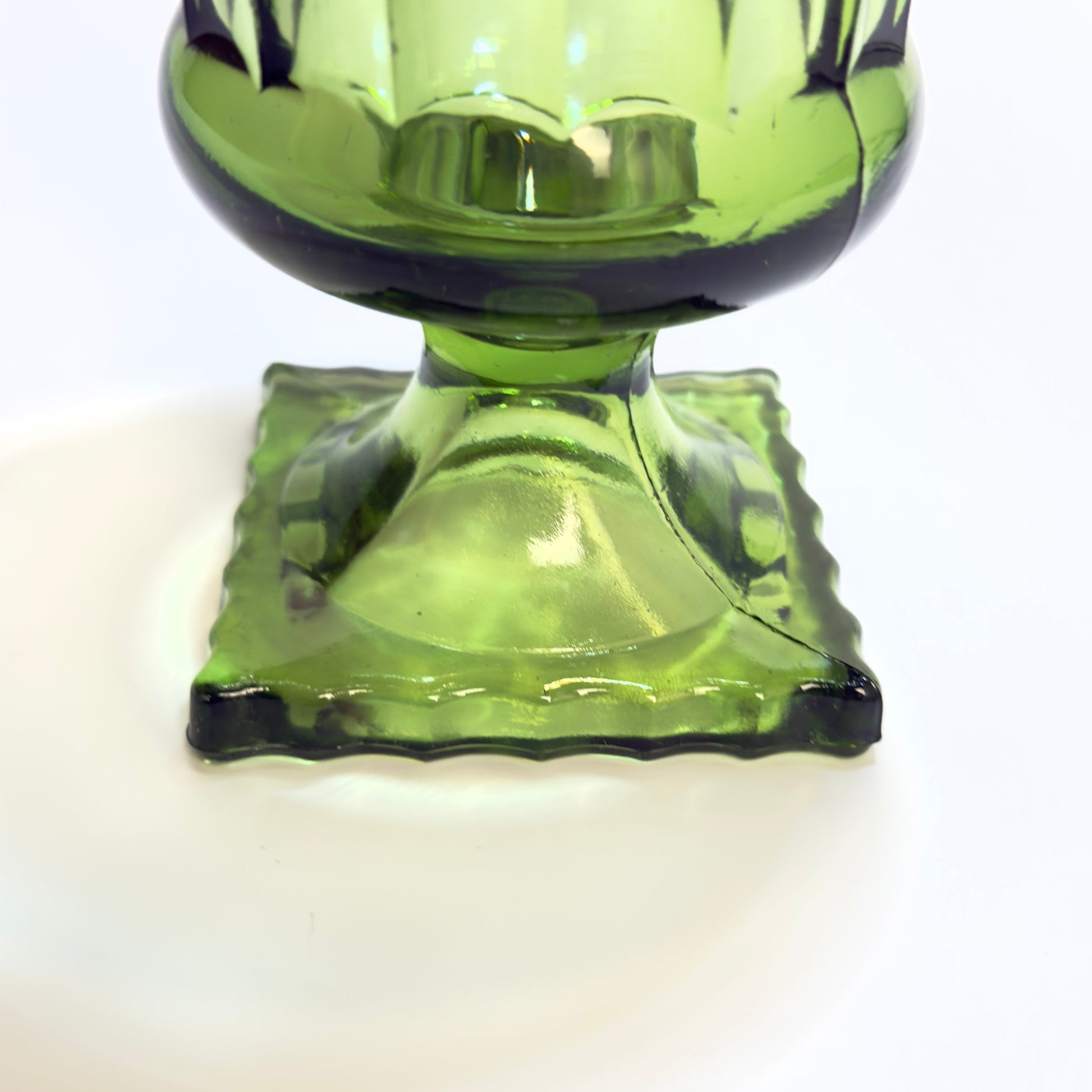 Vintage indiana glass glaspokal i avocado-grønt presset glas