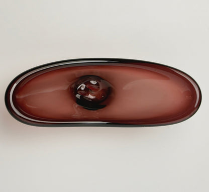 Glasskål i auberginefarvet glas – freeform 1960-70'erne, muligvis Flygsfors