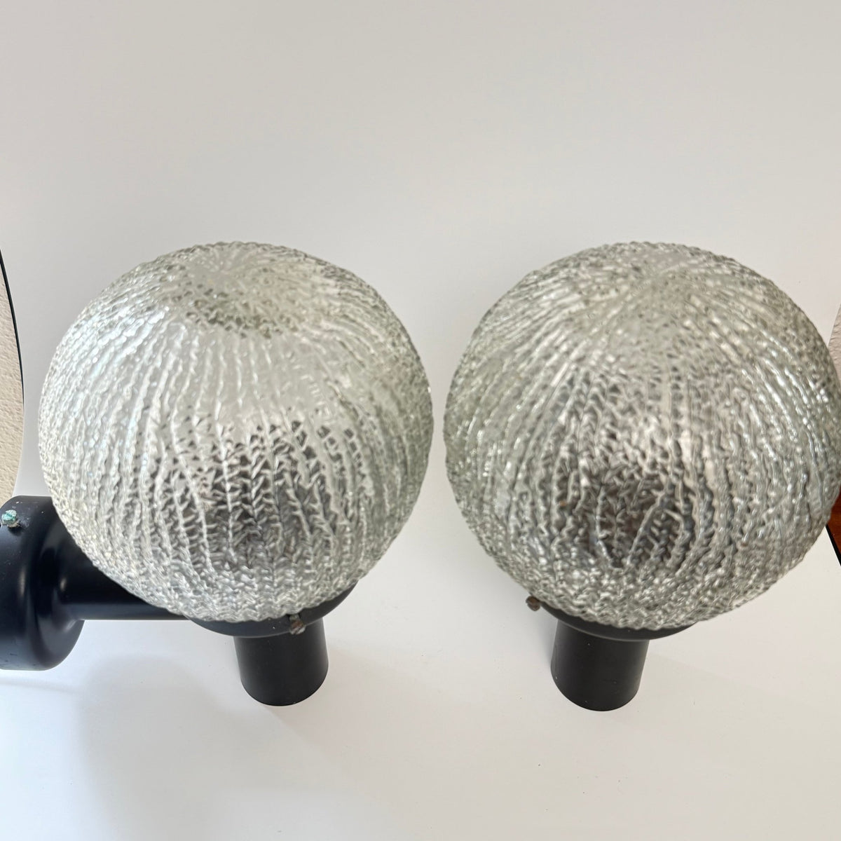 2 vintage udendørs væglamper E S Horn Ice Ball