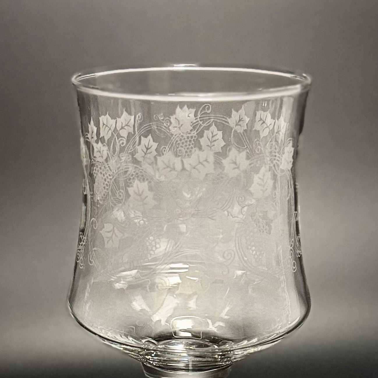 Flotte store Bacchus glas med ætset vinranke