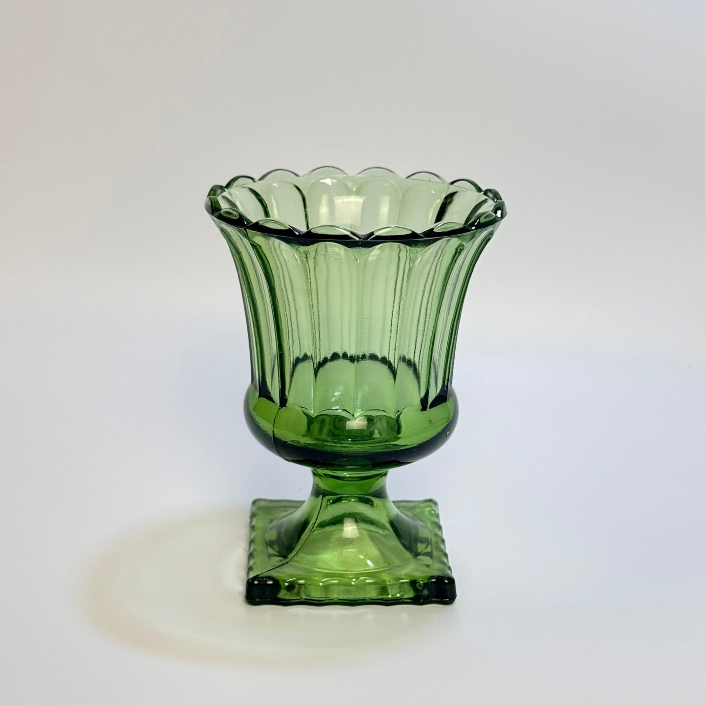 Vintage indiana glass glaspokal i avocado-grønt presset glas