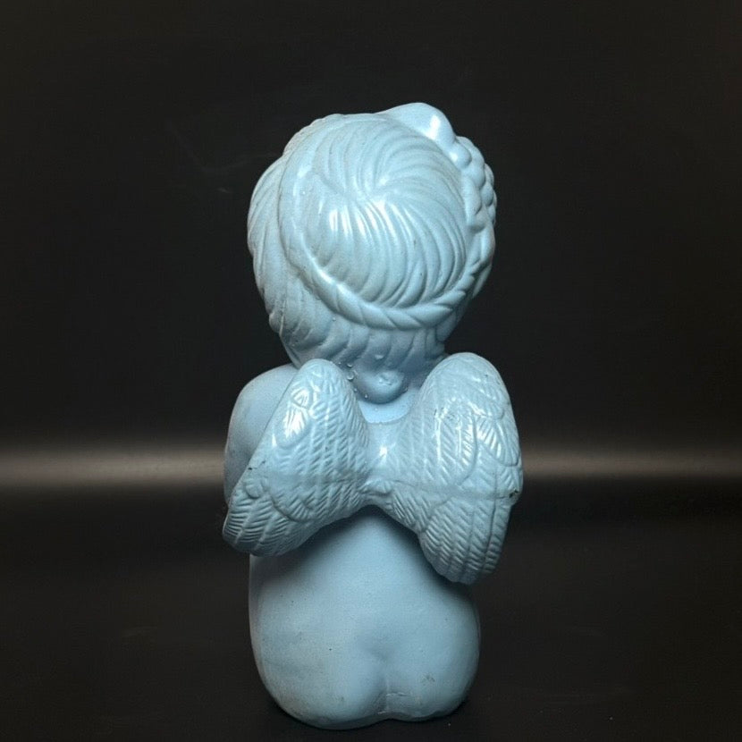 Vintage englebarn figur i keramik – lyseblå kerub