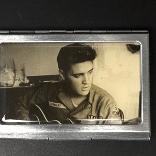 Vintage Elvis Presley visitkortholder i metal med retro foto