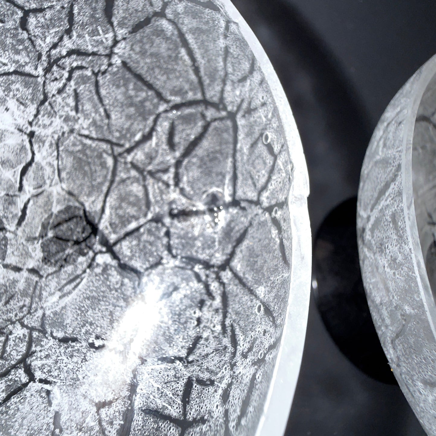 Svensk krakelé coupe-/dessertglas, attribueret til Johansfors eller Åfors glasbruk