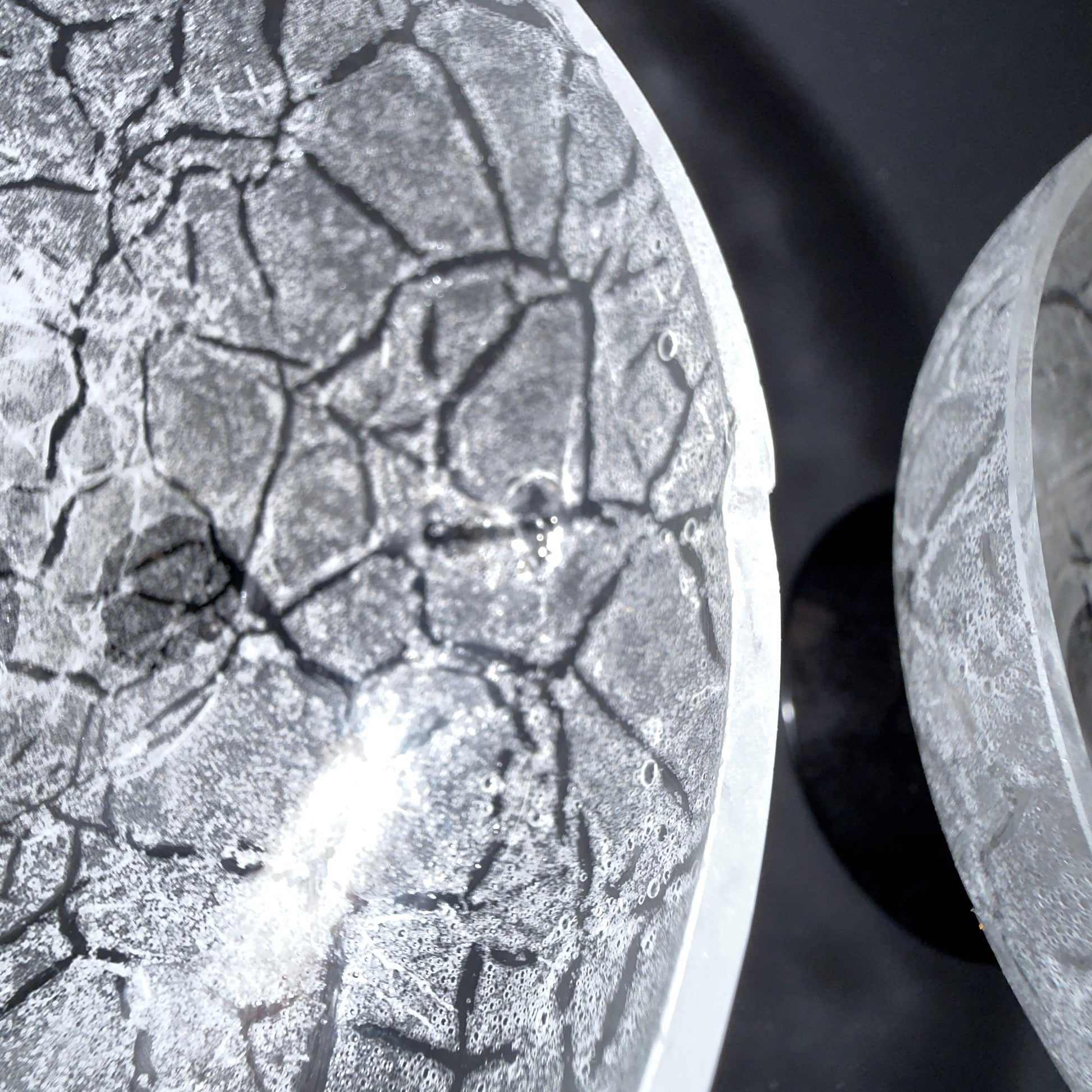 Svensk krakelé coupe-/dessertglas, attribueret til Johansfors eller Åfors glasbruk