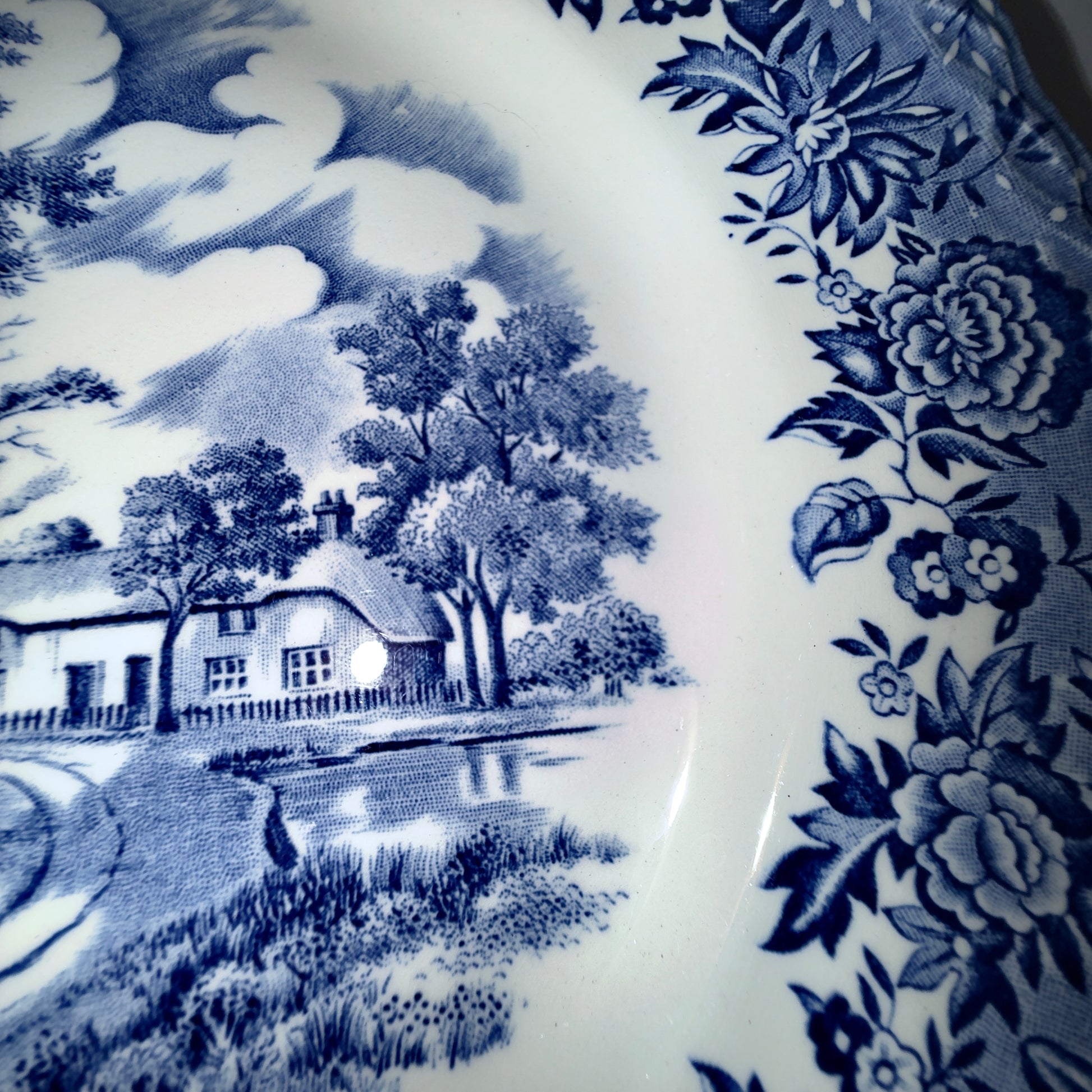 Engelsk fajance tallerken “Country Style” – blå/hvid W.H. Grindley Staffordshire