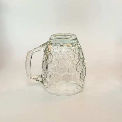 Erik Bagger ølkrus i solidt presset glas med hexagonmønster - 40 cl