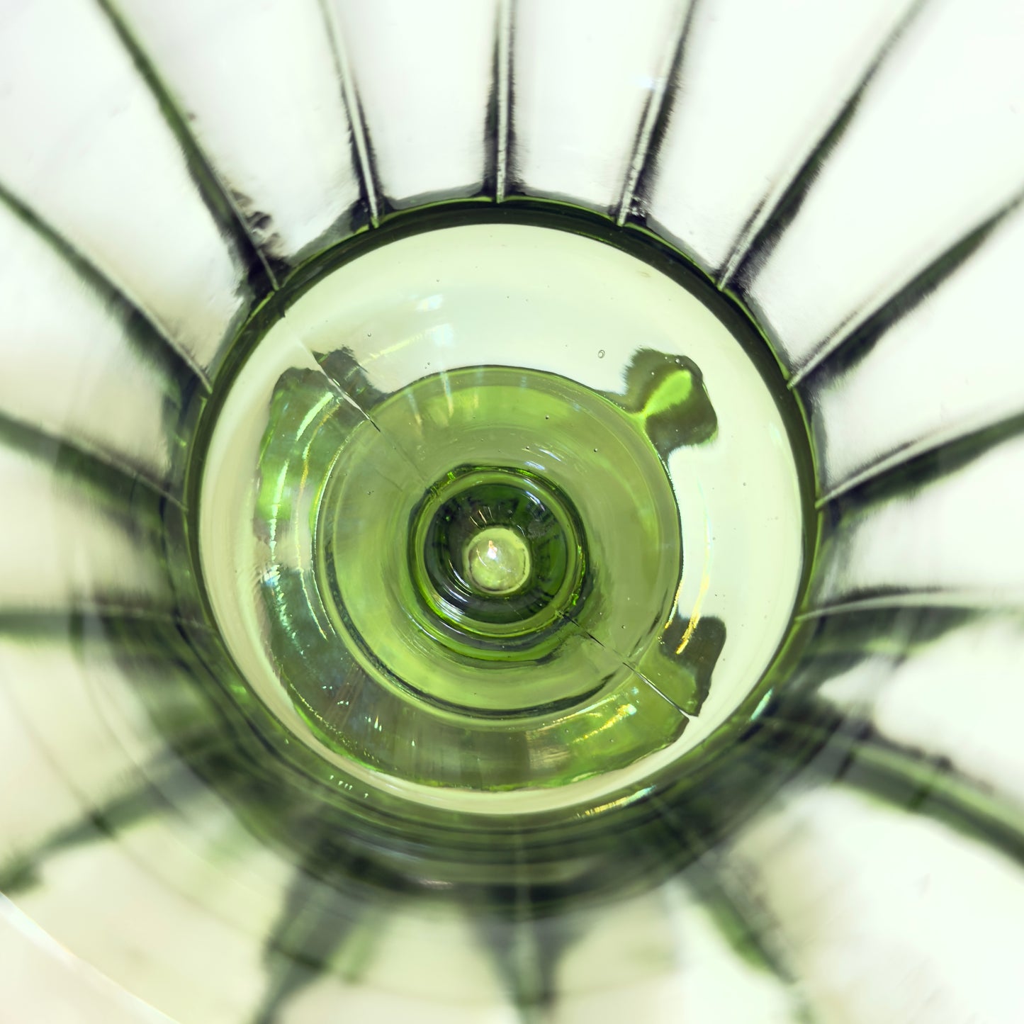 Vintage indiana glass glaspokal i avocado-grønt presset glas