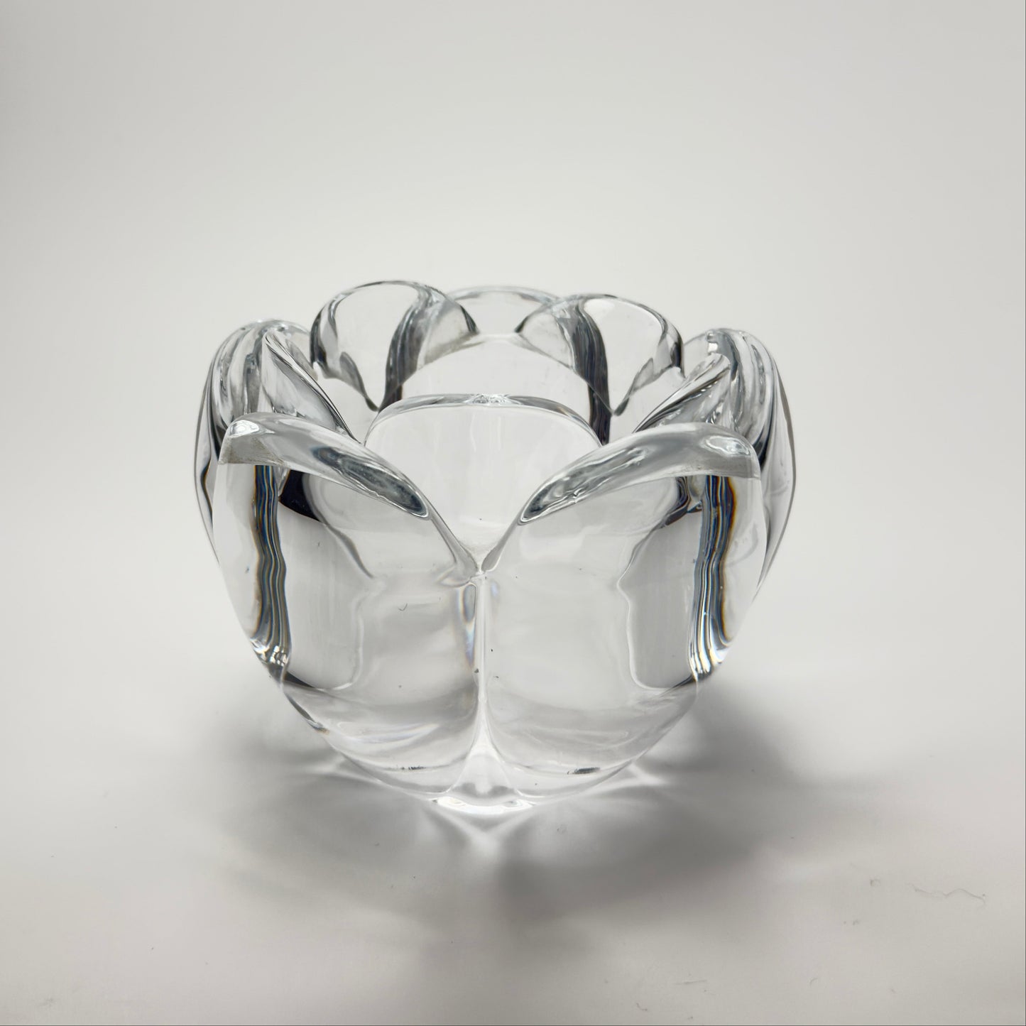 Holmegaard lotus lysestage i klart tungt glas – vintage dansk glasdesign