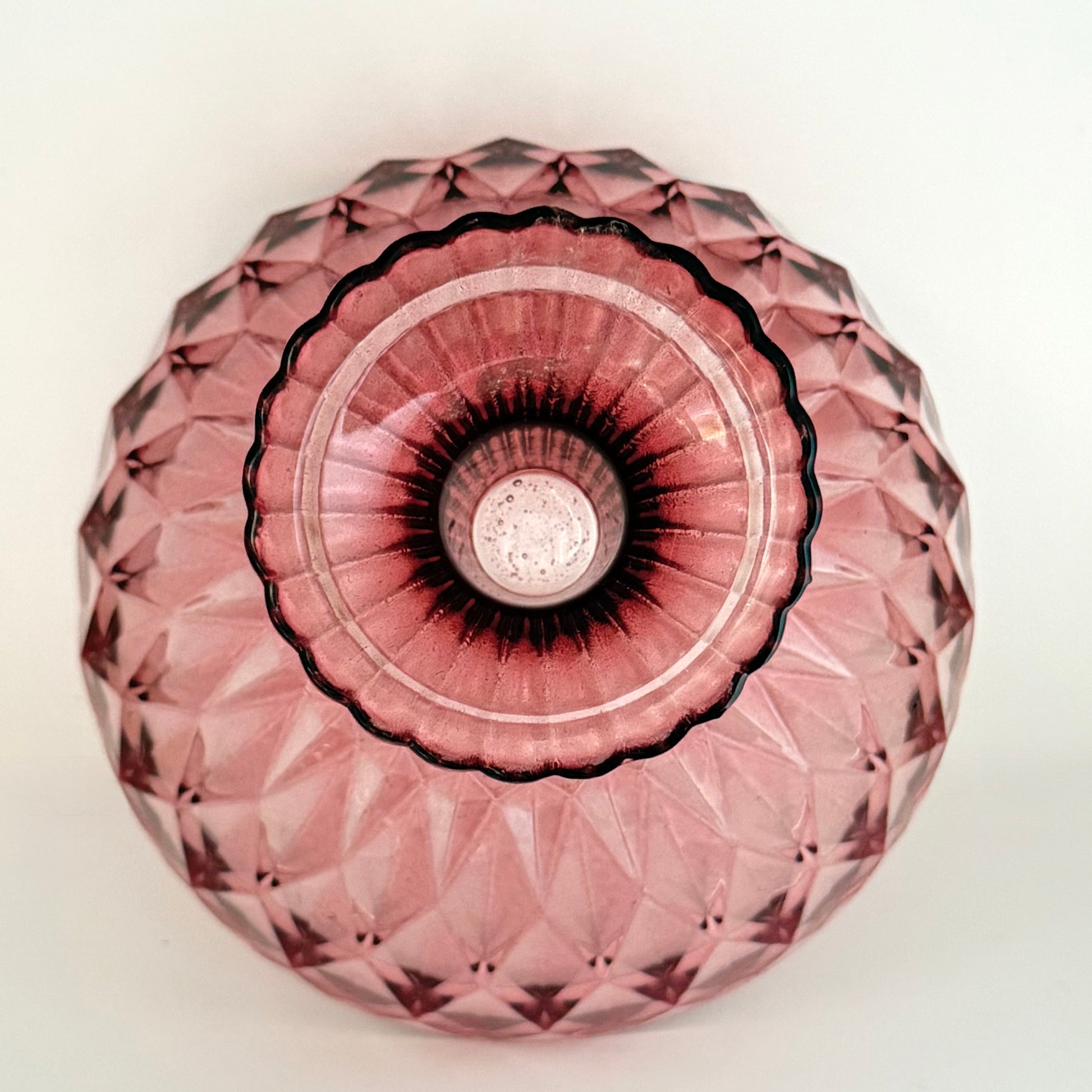 Flot rosa opsatsskål i glas fra 1960-1970’erne