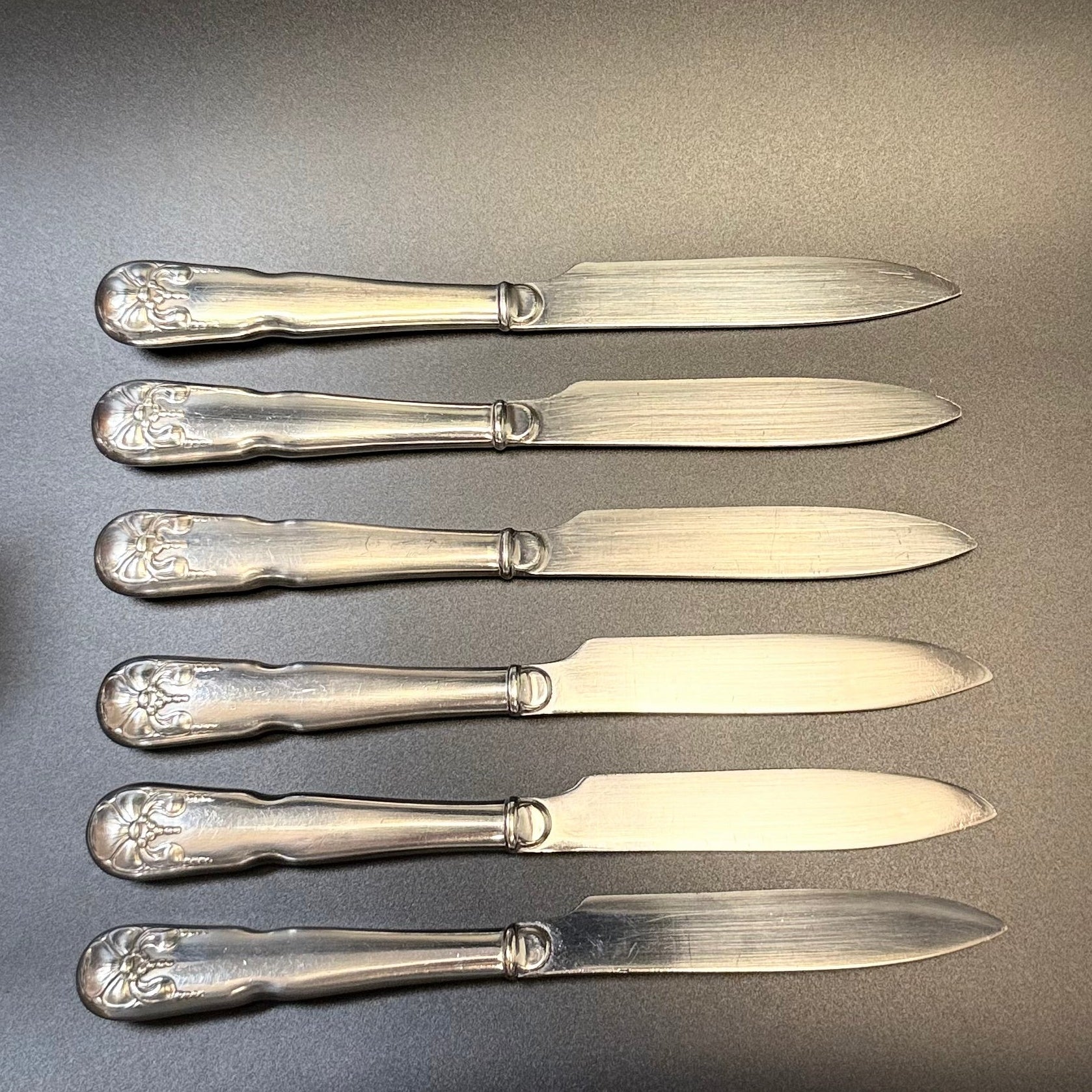 Smukt vintage sæt med frugtknive i sølvplet, D.F.A.