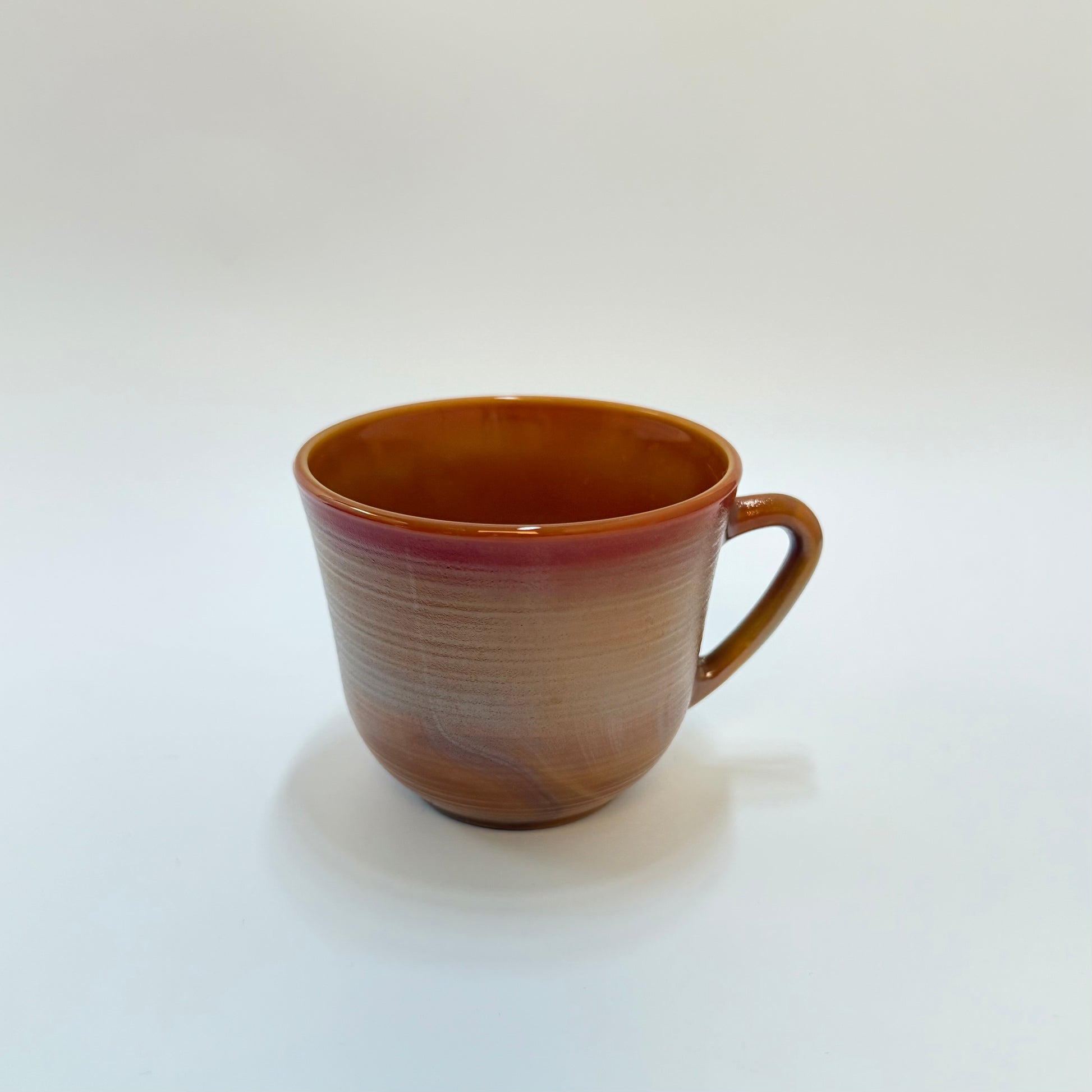 Arcopal France kop med underkop – brun/amber – fransk vintage glas