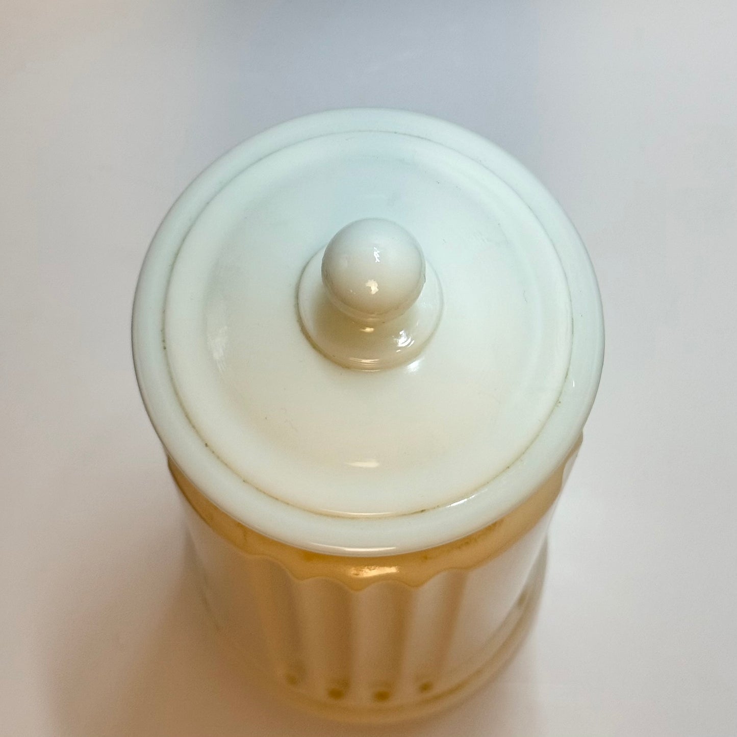 Apotekerkrukke i opalineglas med låg – vintage opbevaringskrukke – Italy præger i bund