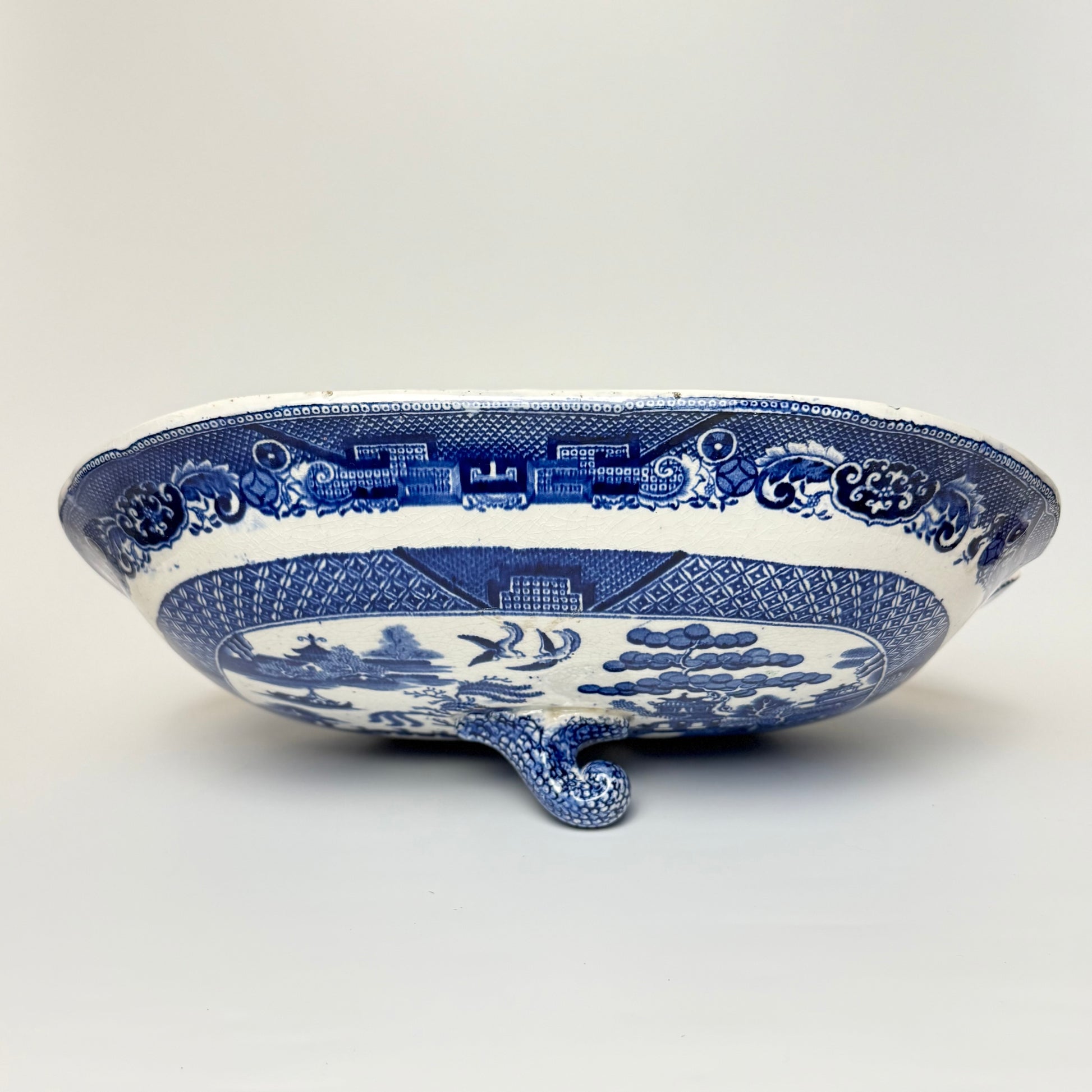 Antik J&MP Bell & Co. Blue and Willow terrin med låg