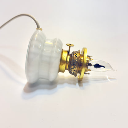 Holmegaard “Dagmar Mini” fadlampe – hvid opalglas, messing