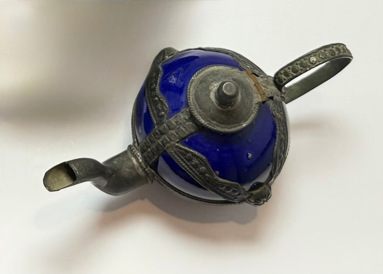 Unikt marokkansk dekorationssæt med glasflakon, miniature tajine og tekande