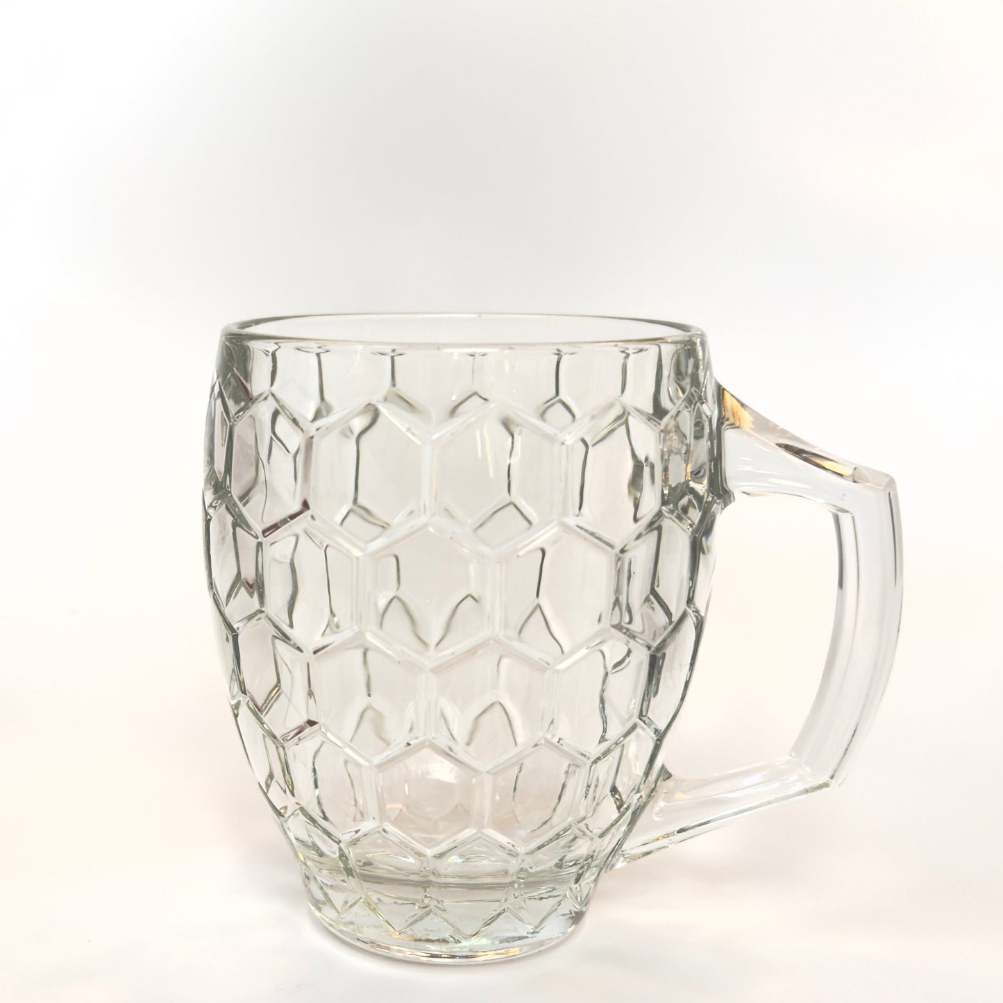 Erik Bagger ølkrus i solidt presset glas med hexagonmønster - 40 cl