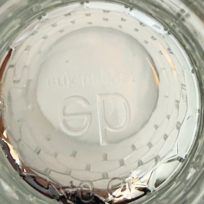 Erik Bagger ølkrus i solidt presset glas med hexagonmønster - 40 cl