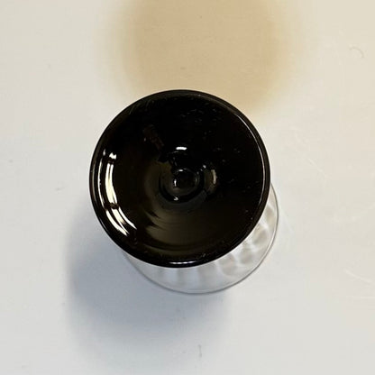 Holmegaards Klintholm med optiske striber og sort stilk og fod, snapseglas 