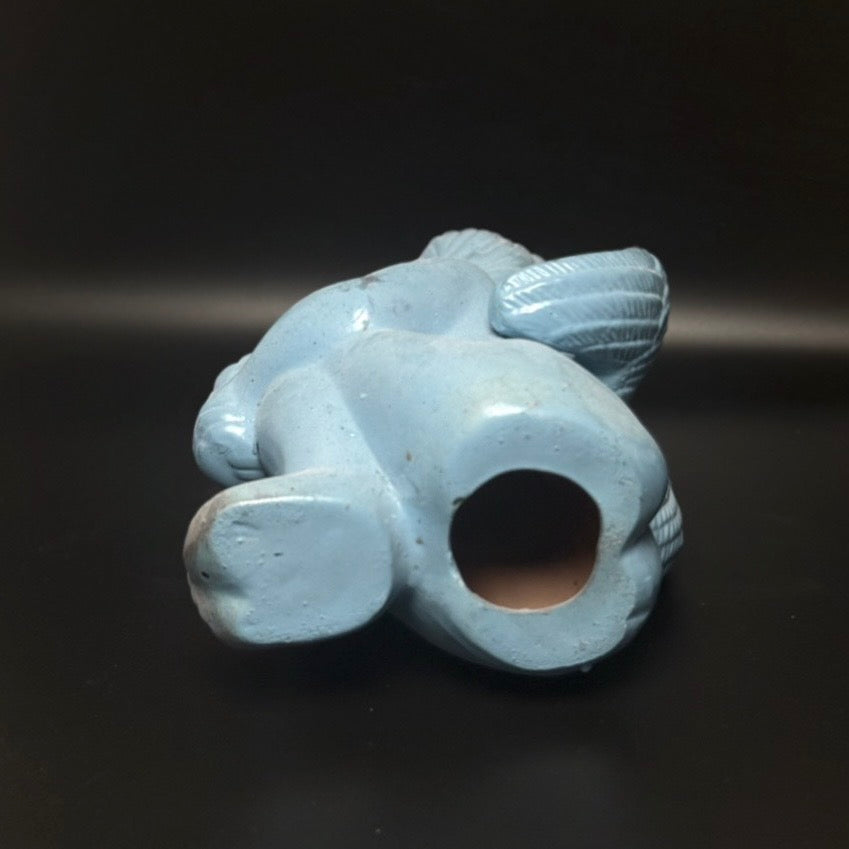 Vintage englebarn figur i keramik – lyseblå kerub