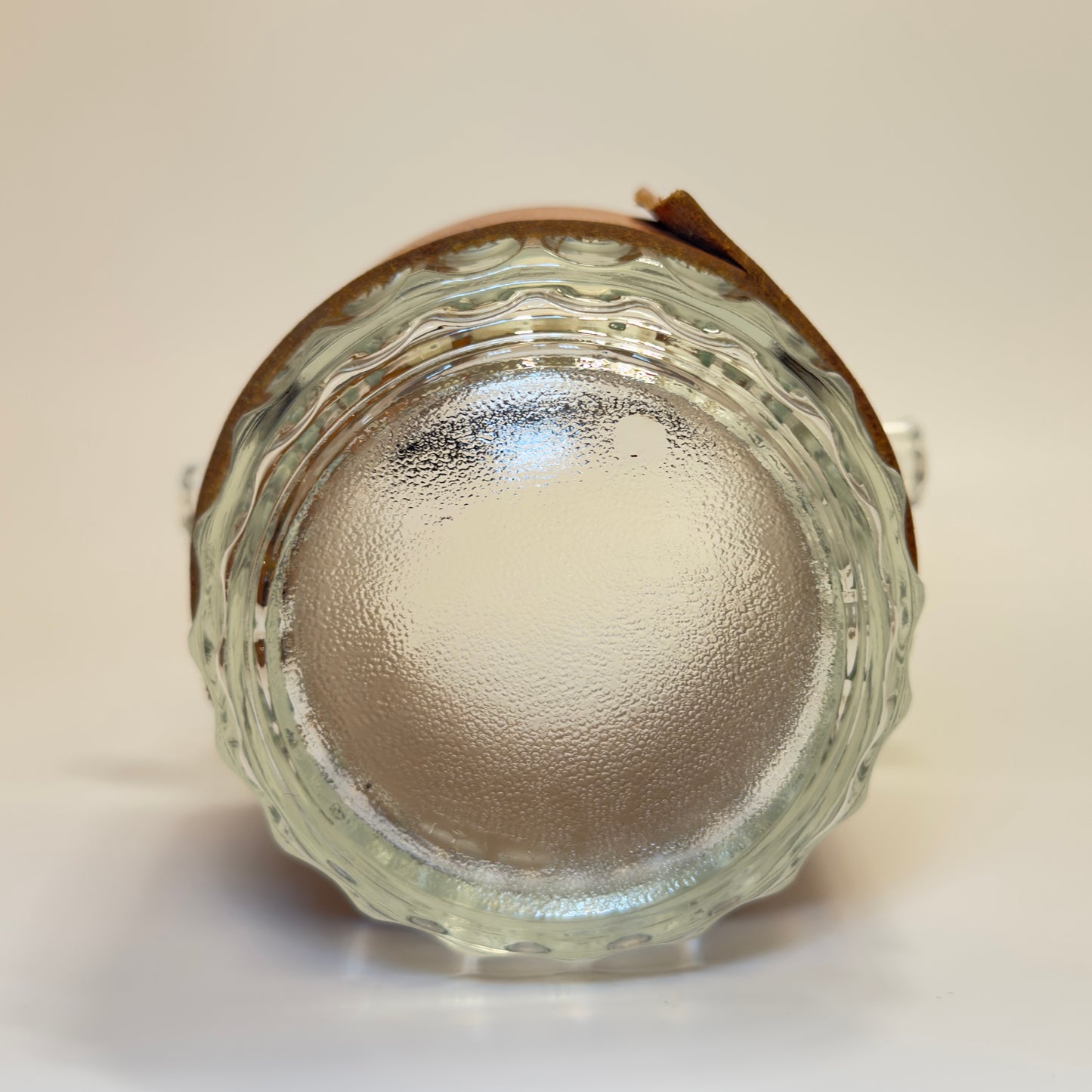 Vintage italiensk isspand i kraftigt presset glas med læder og læderhank