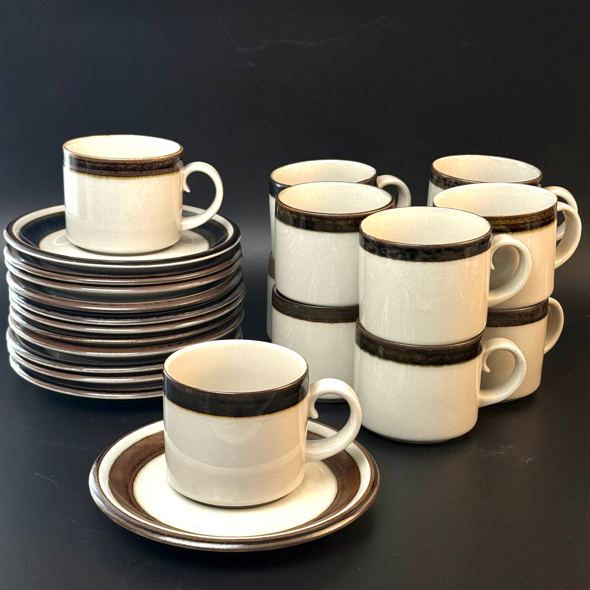 Arabia Karelia kaffestel – 12 kopper og underkopper