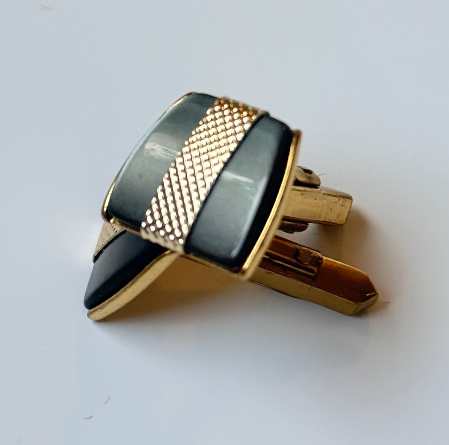 Nu-Lok vintage manchetknapper med perlemorsindlæg og guldfarvet metal
