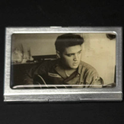 Vintage Elvis Presley visitkortholder i metal med retro foto