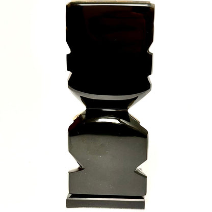 Mexicansk figur udskåret i sort obsidian med bl.a. perlemors indlæg 