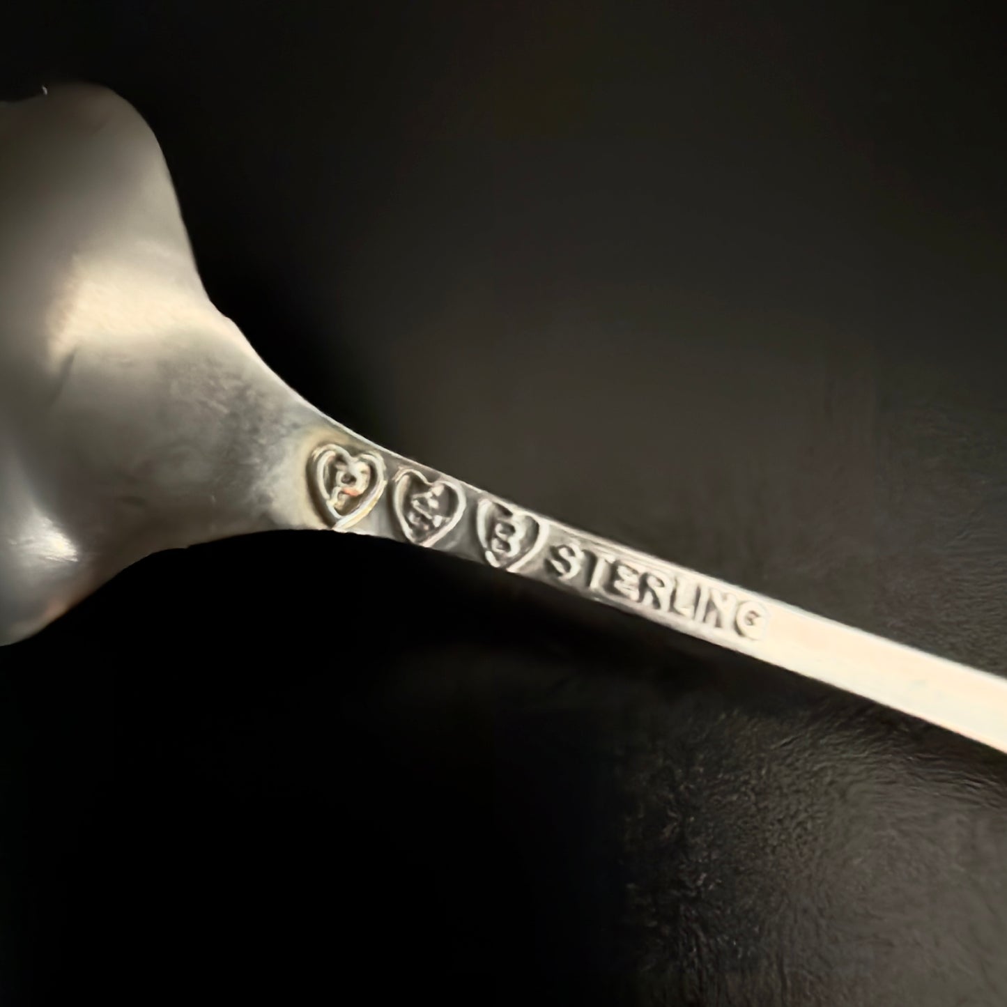Antik souvenir teske i sterlingsølv med Mount Tacoma motiv – USA ca. 1900