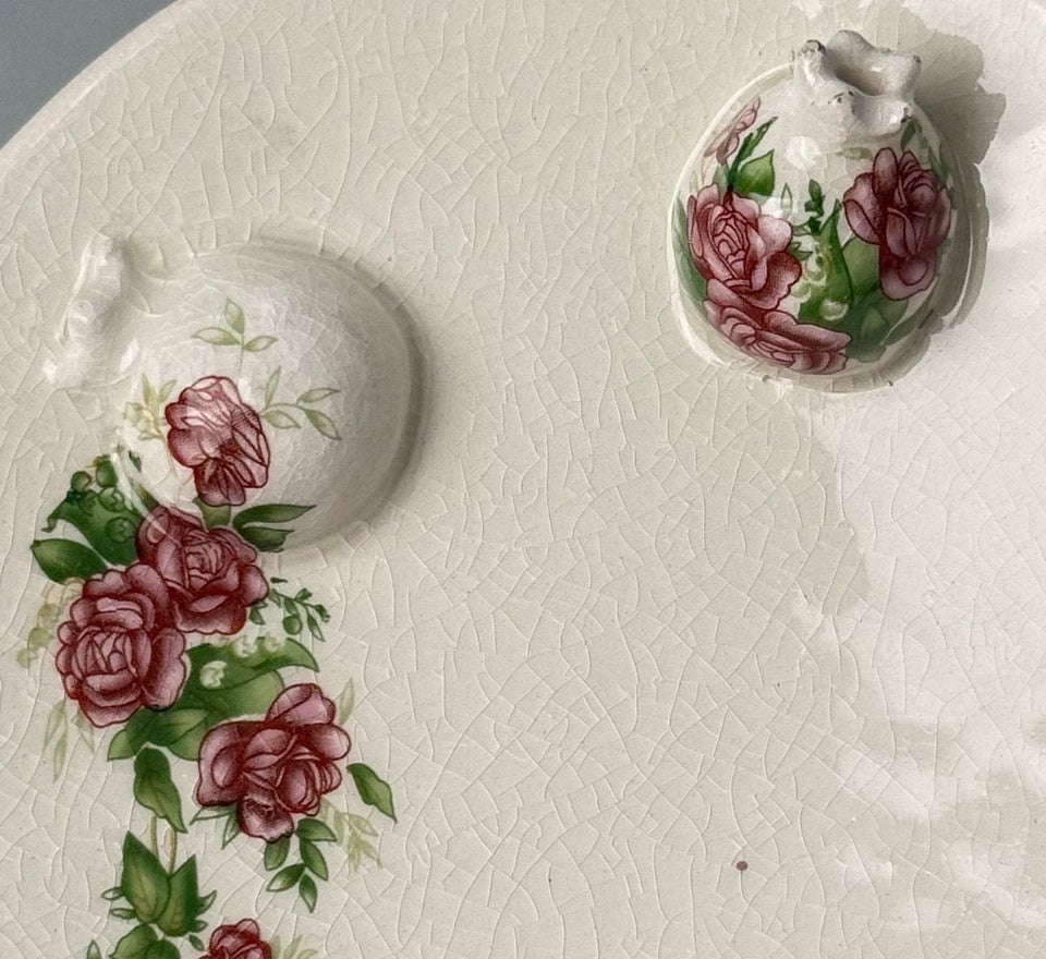 Vintage smykkefad i krakeleret fajance med rosedekor og granatæbler - midcentury