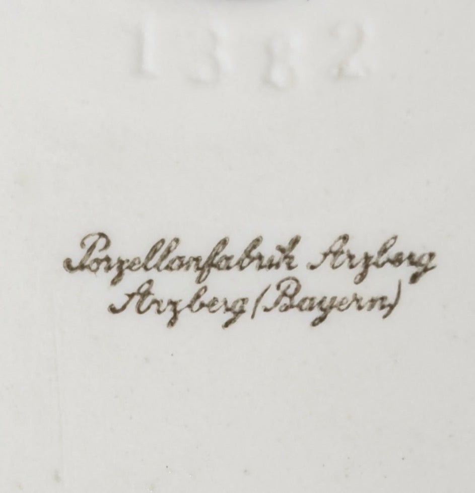 Arzberg model 1382 porcelæns morgenmadsbræt med rød kant