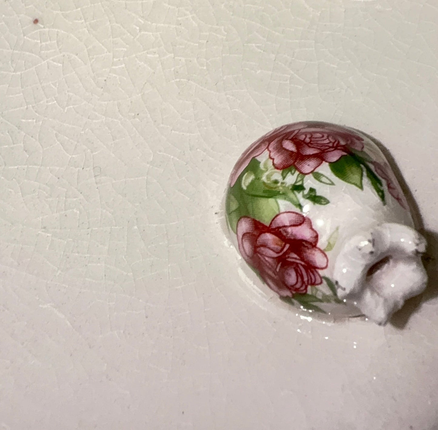 Vintage smykkefad i krakeleret fajance med rosedekor og granatæbler - midcentury