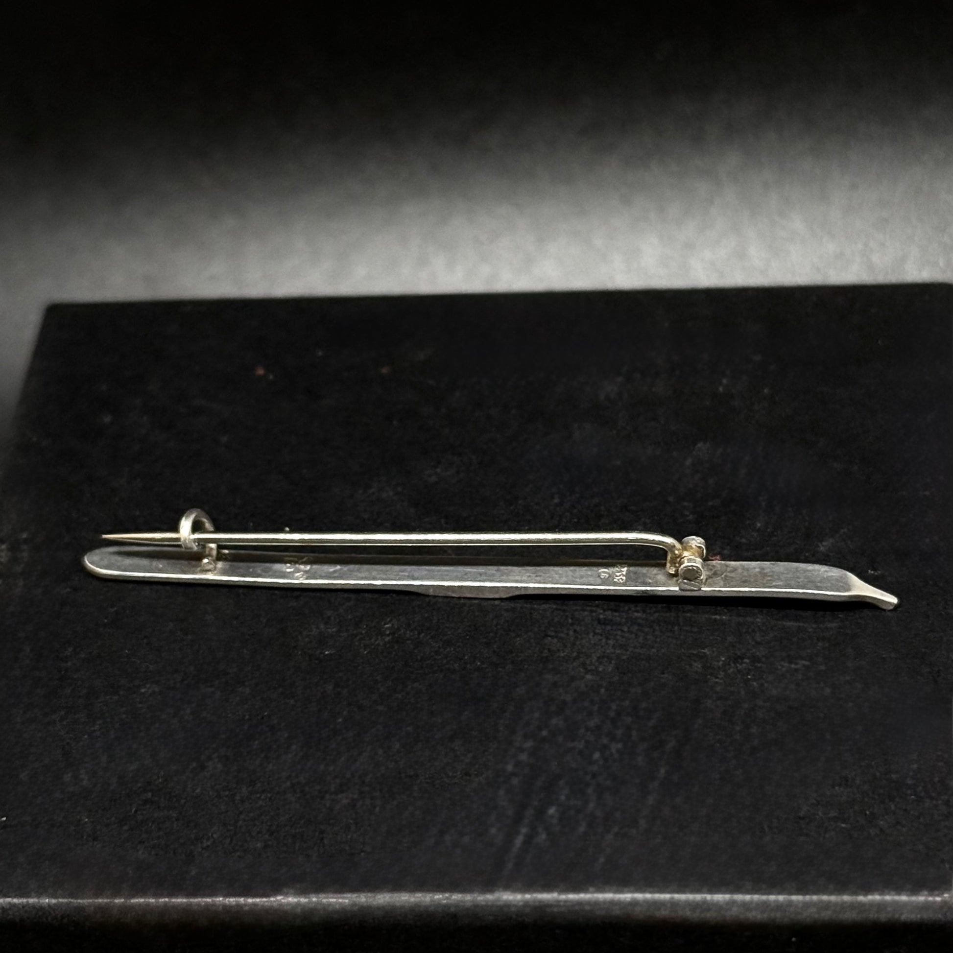 Svensk sølvbroche i 830 sølv fra 1937 - langrendsski Sam Pettersson