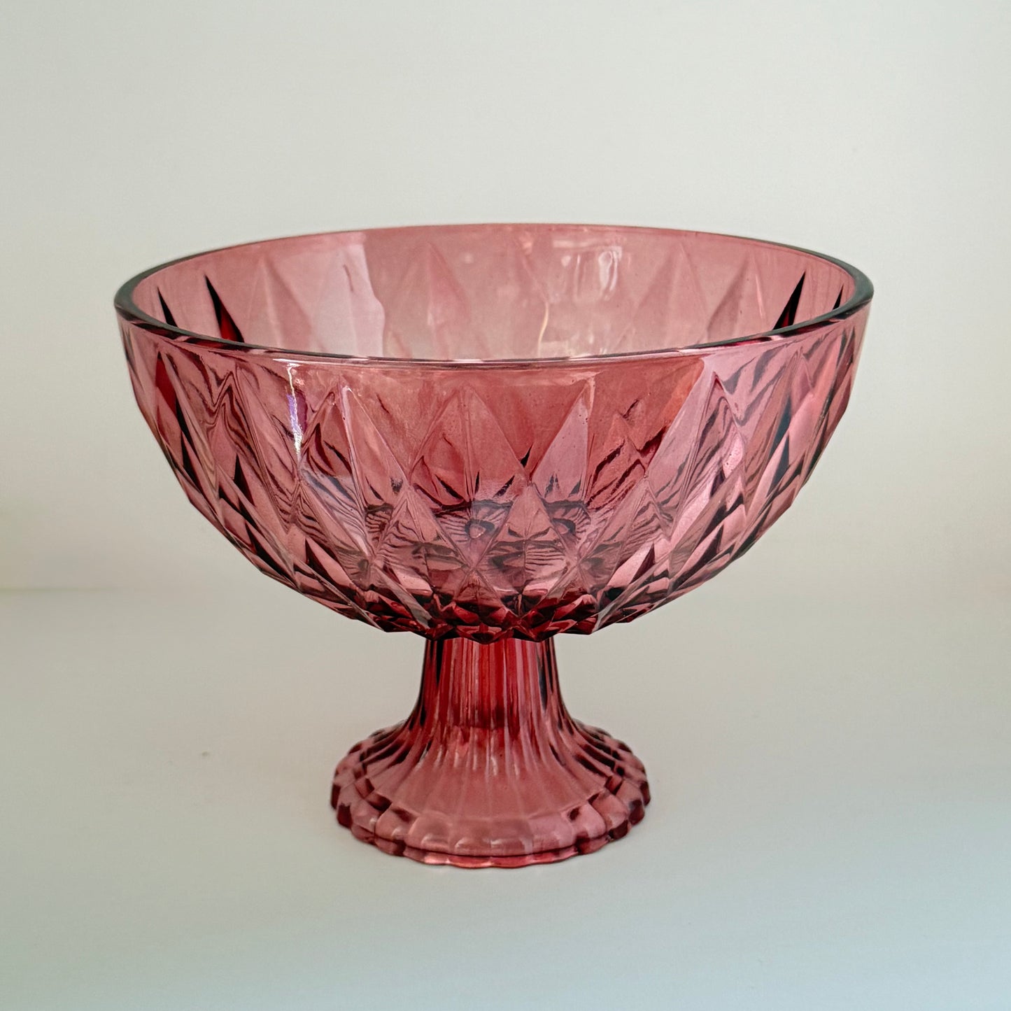 Flot rosa opsatsskål i glas fra 1960-1970’erne