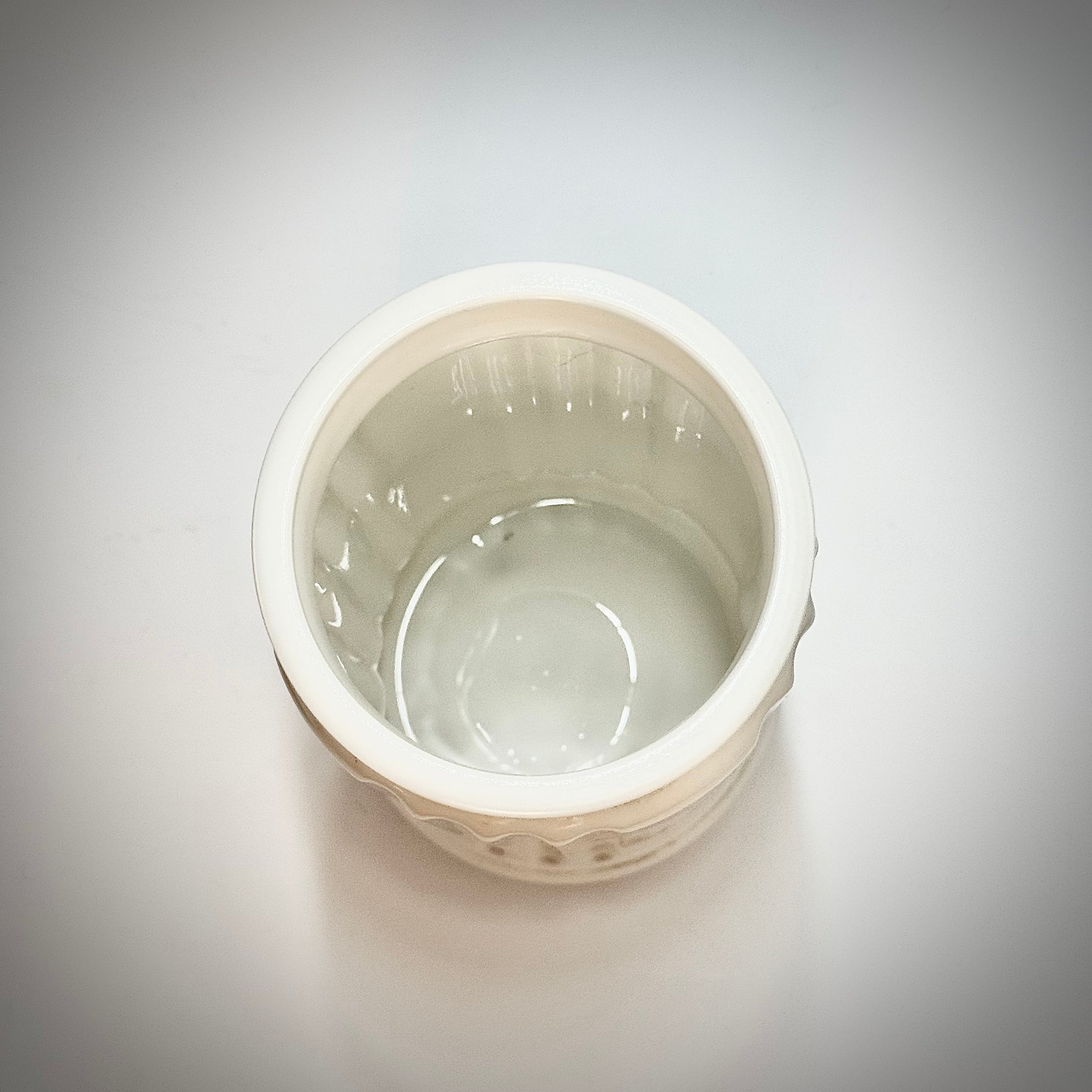 Apotekerkrukke i opalineglas med låg – vintage opbevaringskrukke – Italy præger i bund