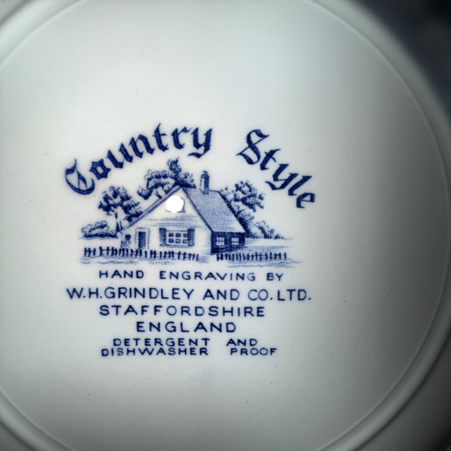 Engelsk fajance tallerken “Country Style” – blå/hvid W.H. Grindley Staffordshire